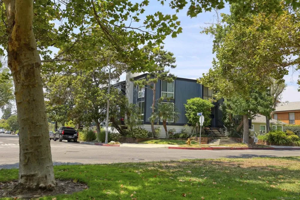 5003 Westpark Dr. #203 North Hollywood, CA 91601