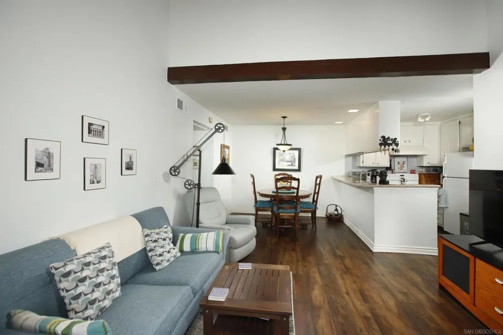 5003 Westpark Dr. #203 North Hollywood, CA 91601