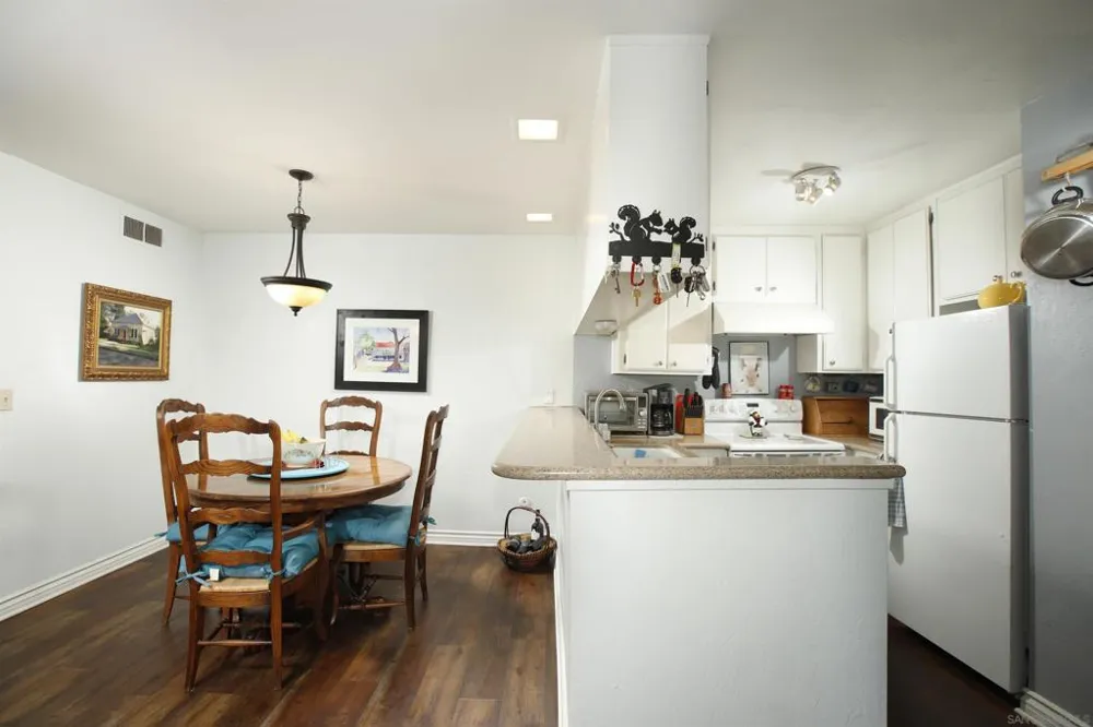 5003 Westpark Dr. #203 North Hollywood, CA 91601