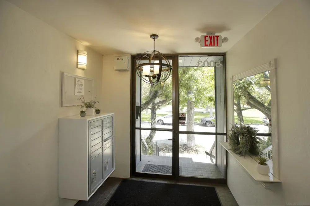 5003 Westpark Dr. #203 North Hollywood, CA 91601