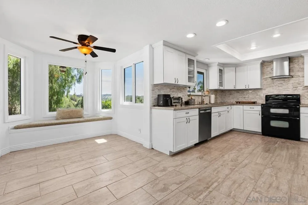 3562 S Mission Road Fallbrook, CA 92028