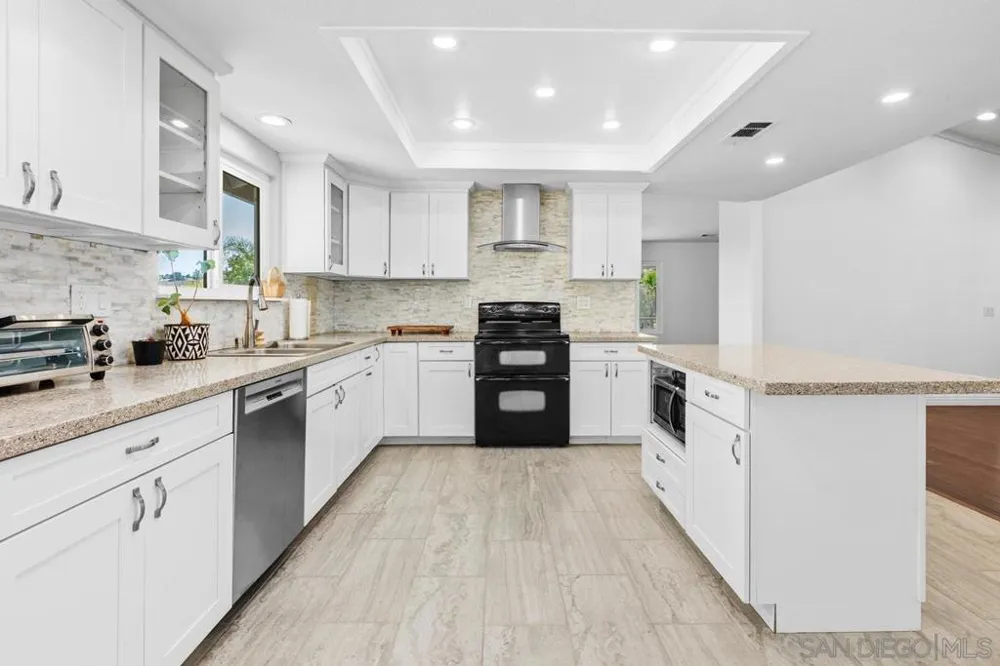 3562 S Mission Road Fallbrook, CA 92028