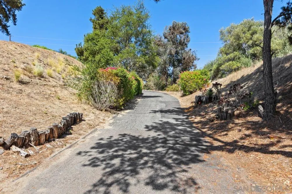 3562 S Mission Road Fallbrook, CA 92028