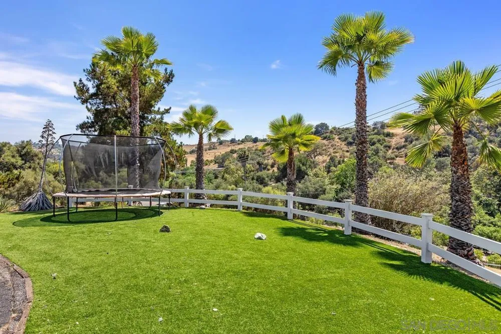 3562 S Mission Road Fallbrook, CA 92028
