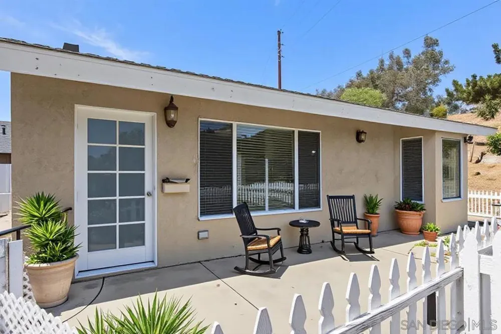 3562 S Mission Road Fallbrook, CA 92028