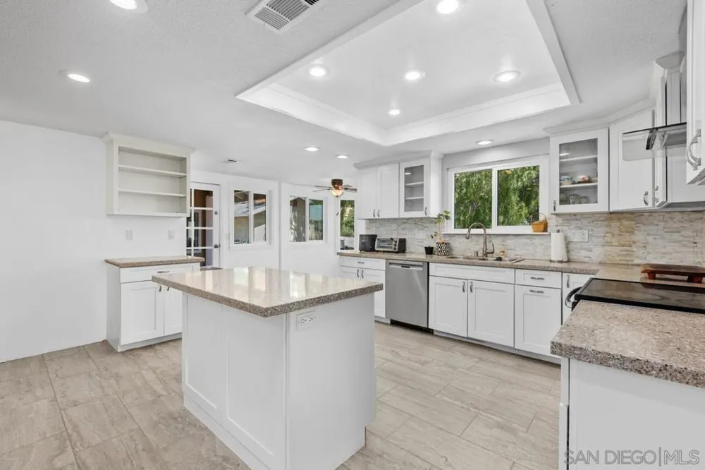 3562 S Mission Road Fallbrook, CA 92028