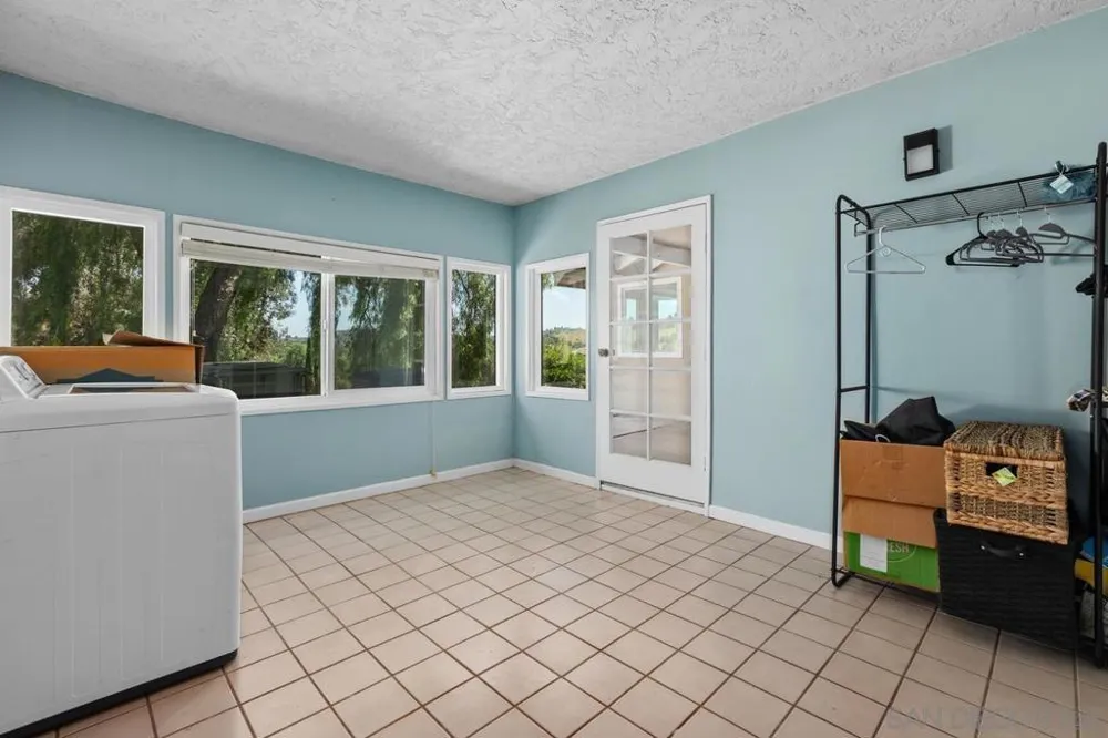 3562 S Mission Road Fallbrook, CA 92028