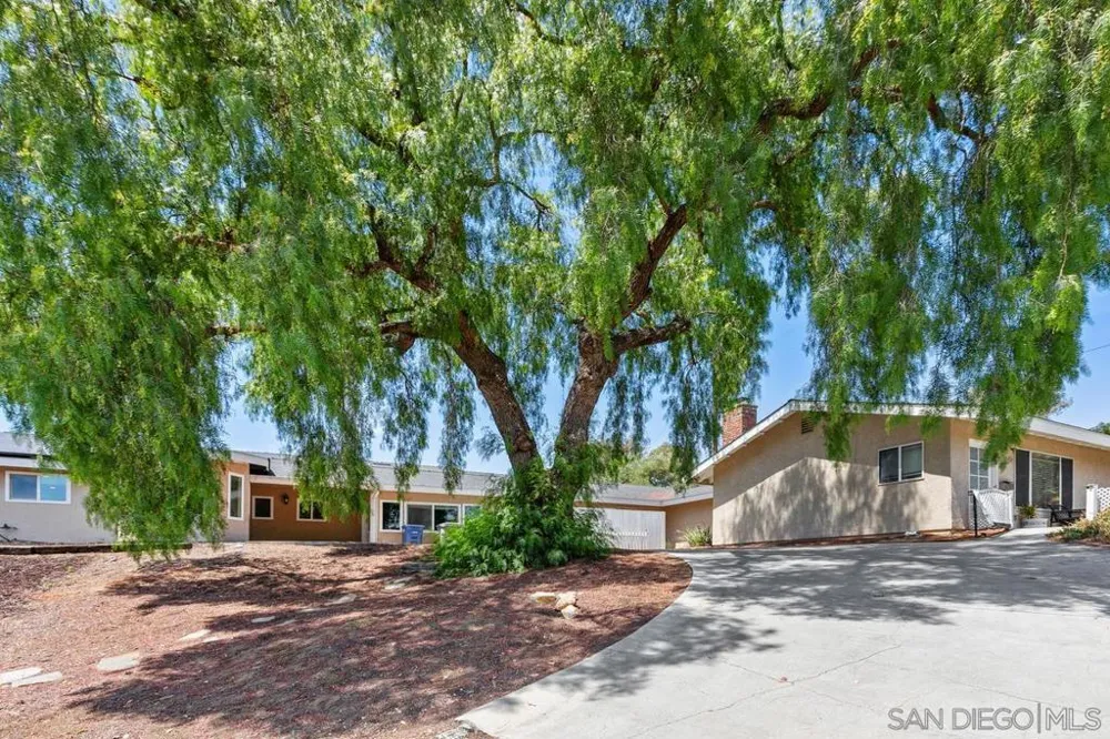 3562 S Mission Road Fallbrook, CA 92028