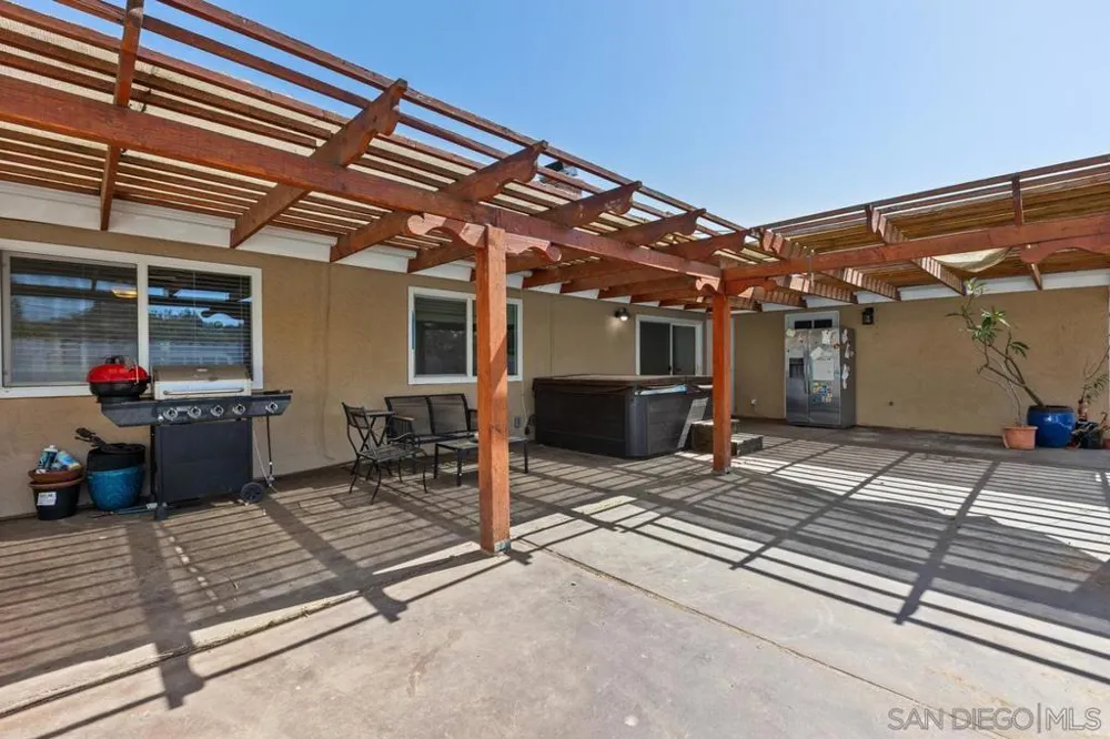 3562 S Mission Road Fallbrook, CA 92028