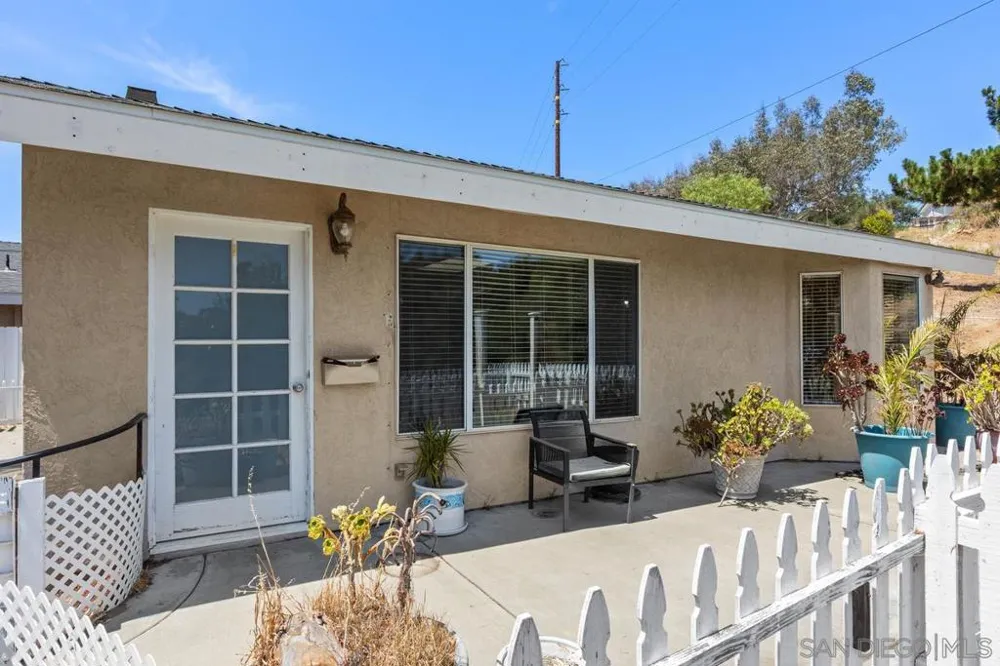 3562 S Mission Road Fallbrook, CA 92028
