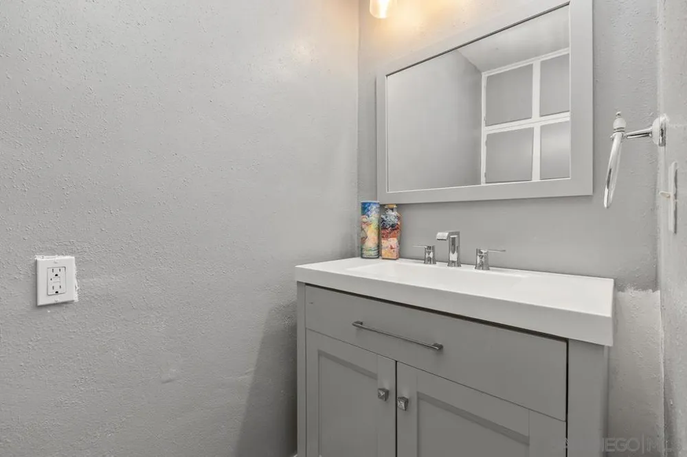 3562 S Mission Road Fallbrook, CA 92028