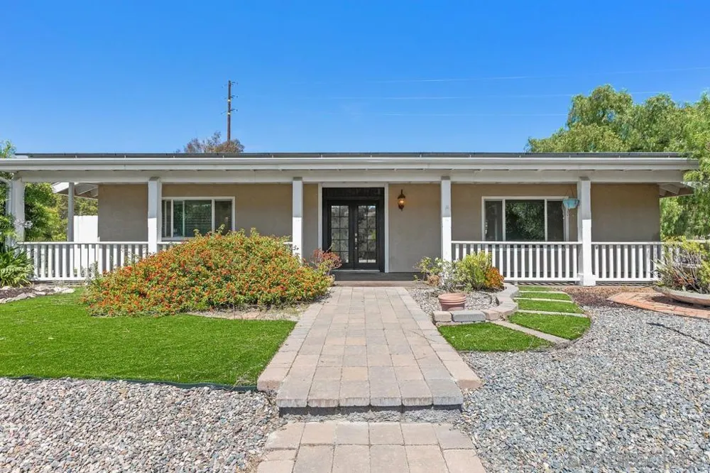 3562 S Mission Road Fallbrook, CA 92028
