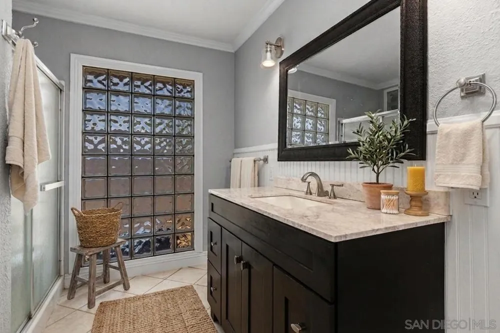 3562 S Mission Road Fallbrook, CA 92028