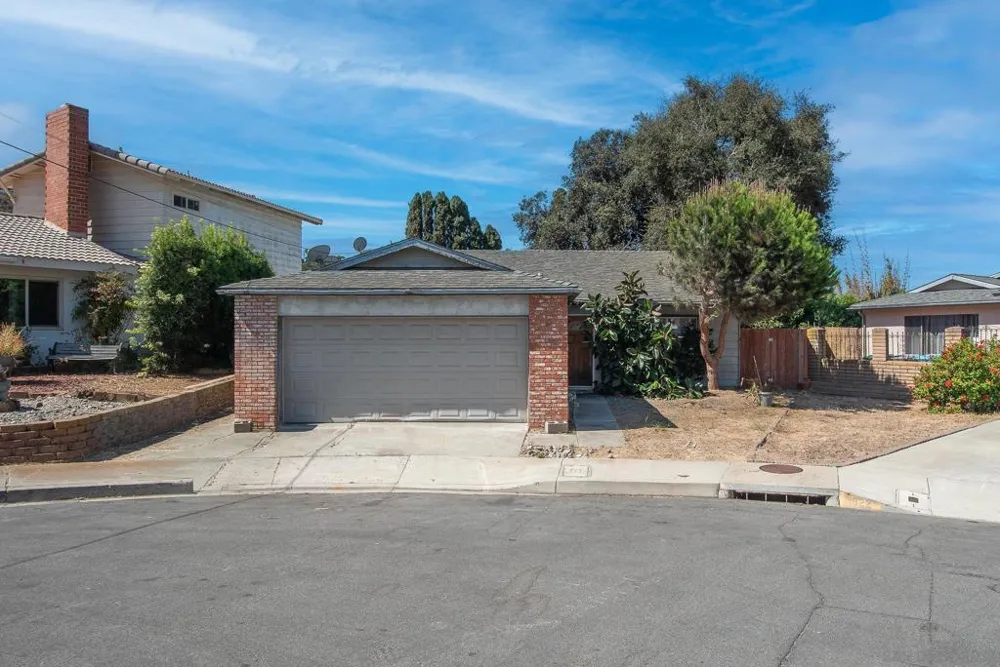 1823 Sparks Ct. San Diego, CA 92110