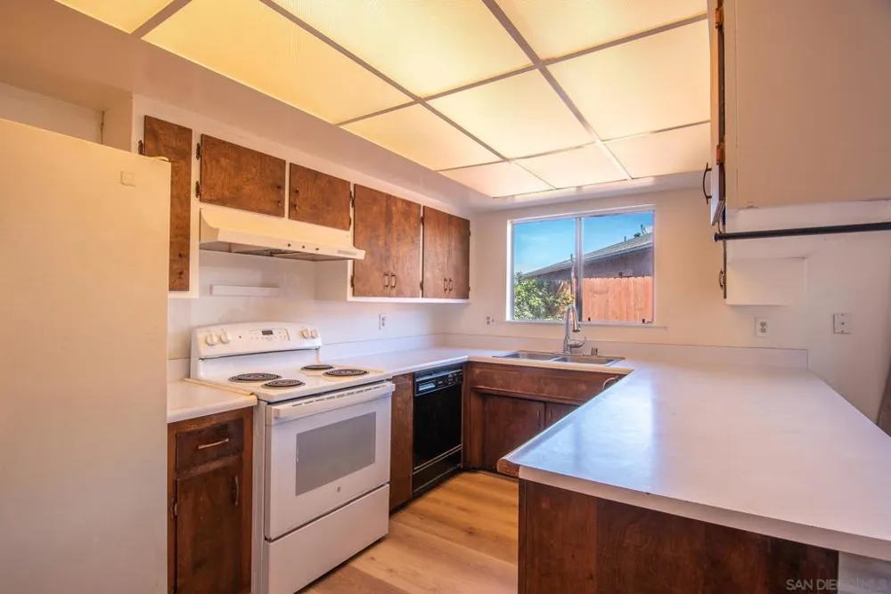 1823 Sparks Ct. San Diego, CA 92110