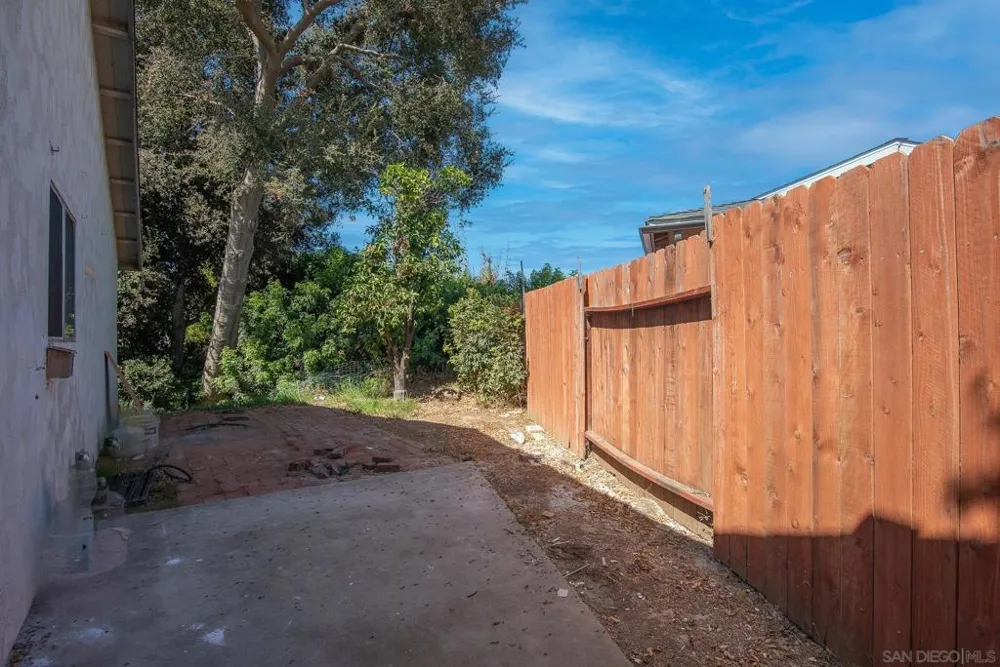 1823 Sparks Ct. San Diego, CA 92110