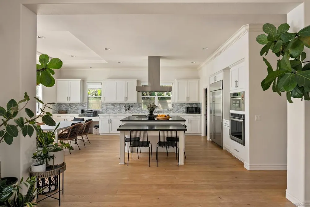 809 Sandy Court Encinitas, CA 92024