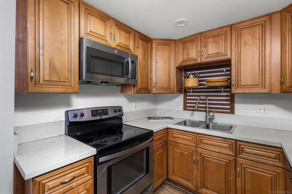 2510 Torrey Pines Rd. #320 La Jolla, CA 92037