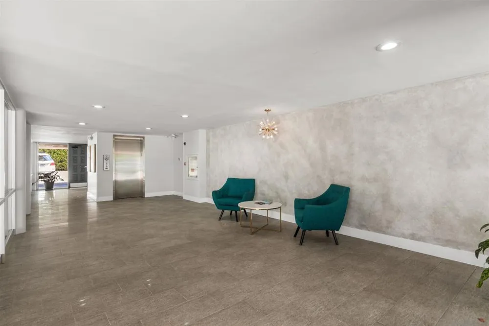 2510 Torrey Pines Rd. #320 La Jolla, CA 92037