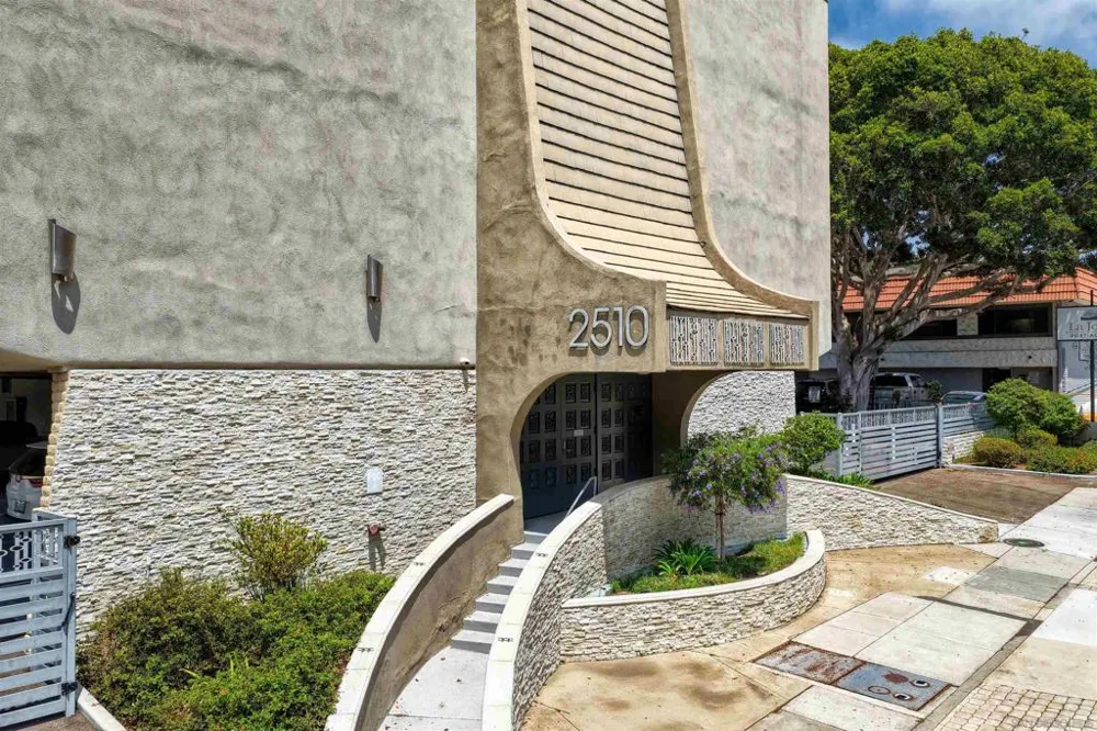 2510 Torrey Pines Rd. #320 La Jolla, CA 92037
