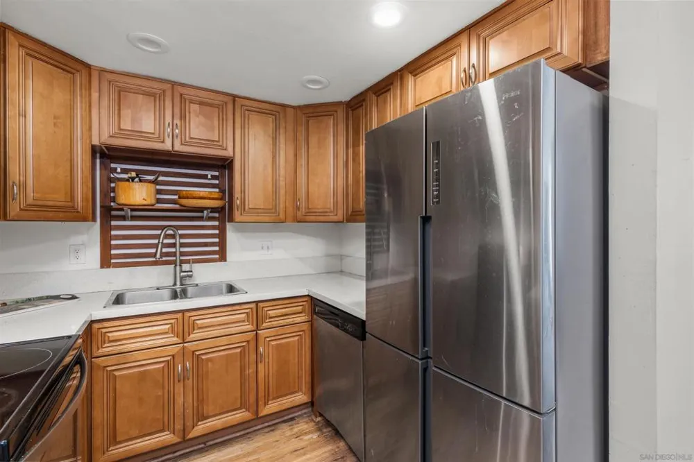 2510 Torrey Pines Rd. #320 La Jolla, CA 92037