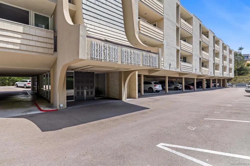 2510 Torrey Pines Rd. #320 La Jolla, CA 92037