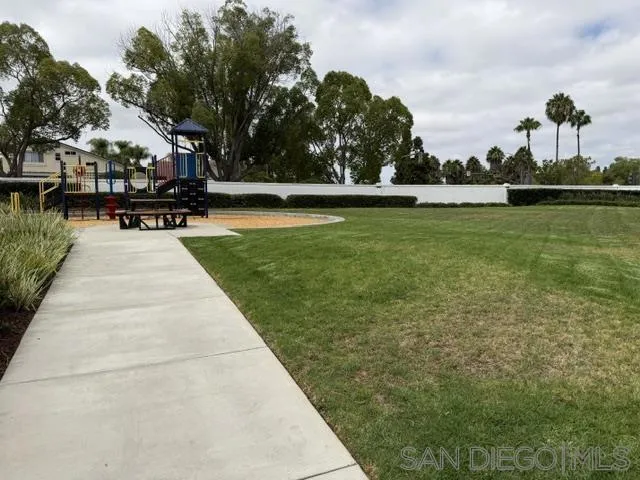 801 Mosaic Cir Oceanside, CA 92057