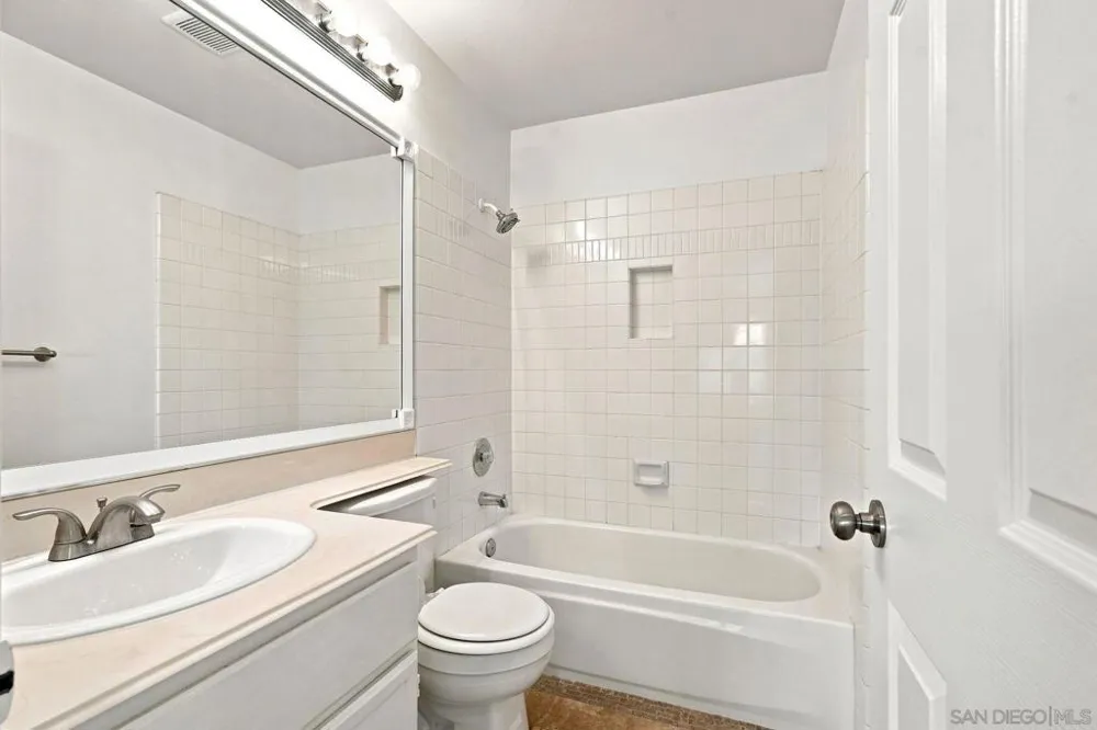 801 Mosaic Cir Oceanside, CA 92057