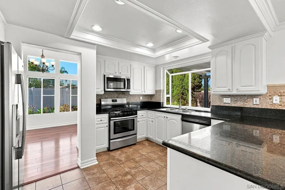 801 Mosaic Cir Oceanside, CA 92057