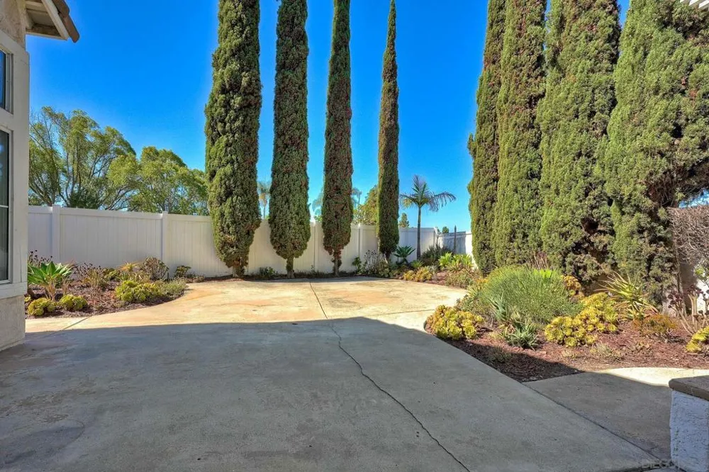 801 Mosaic Cir Oceanside, CA 92057