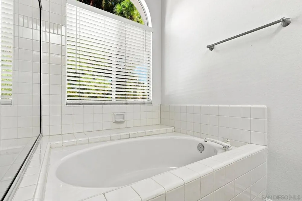 801 Mosaic Cir Oceanside, CA 92057