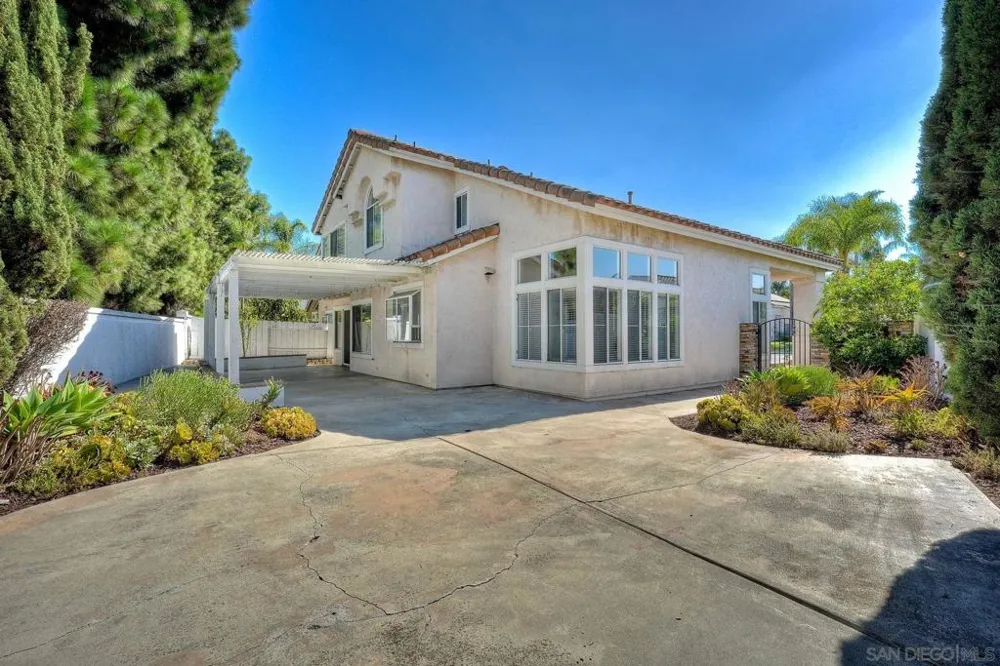 801 Mosaic Cir Oceanside, CA 92057