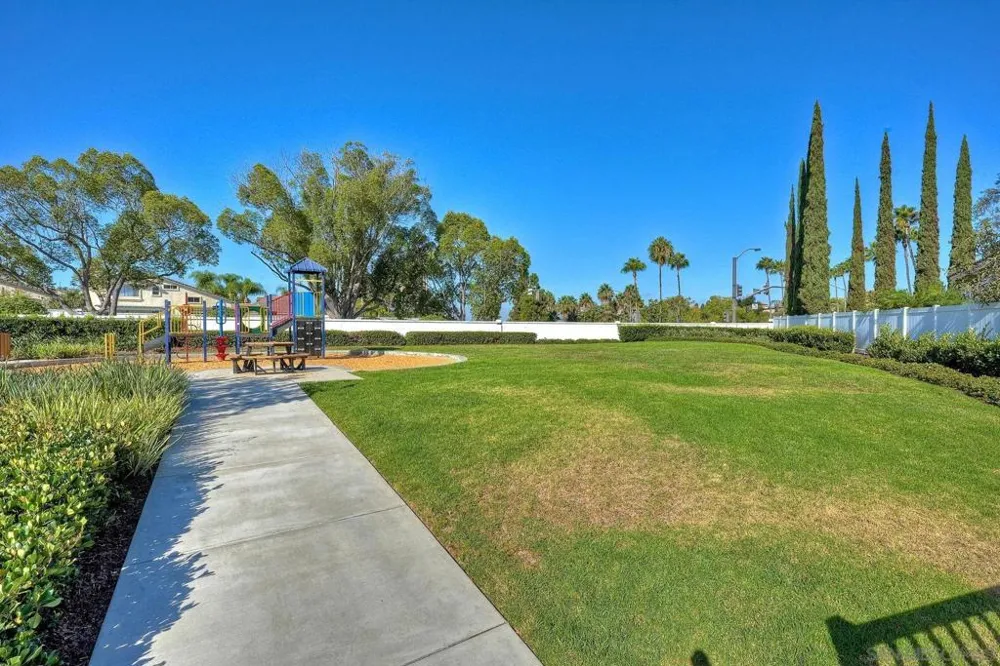 801 Mosaic Cir Oceanside, CA 92057