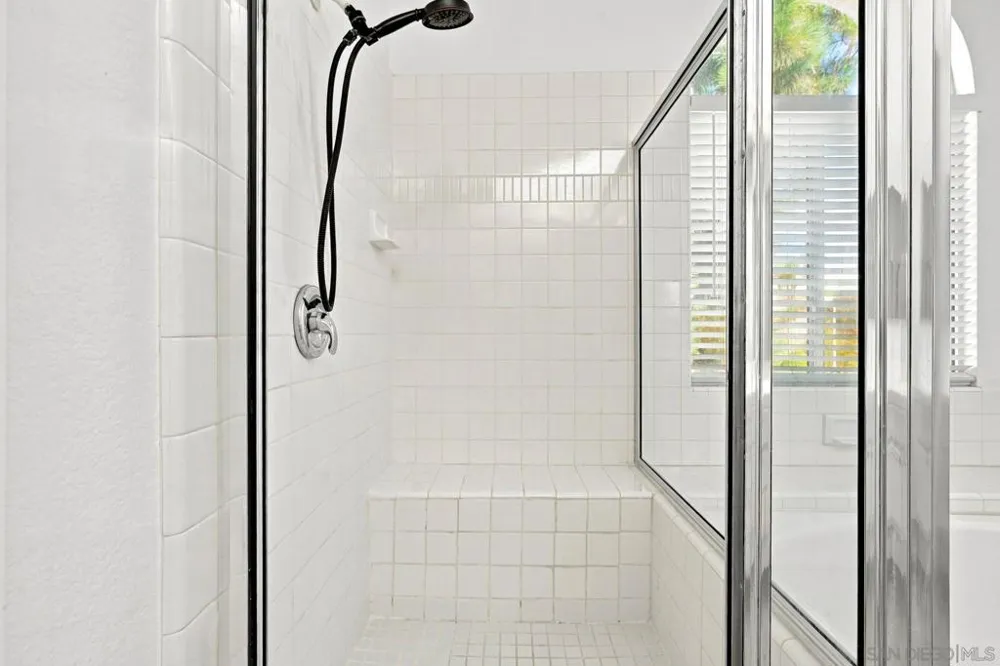 801 Mosaic Cir Oceanside, CA 92057