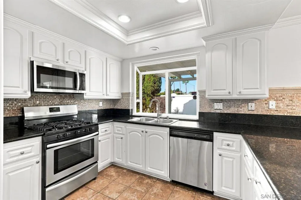 801 Mosaic Cir Oceanside, CA 92057