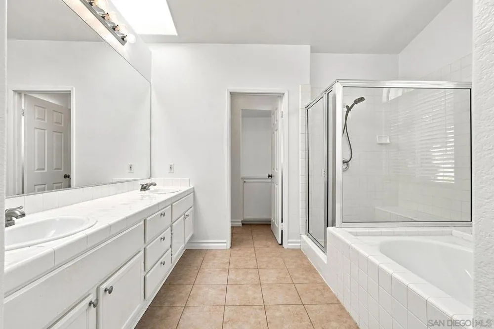 801 Mosaic Cir Oceanside, CA 92057
