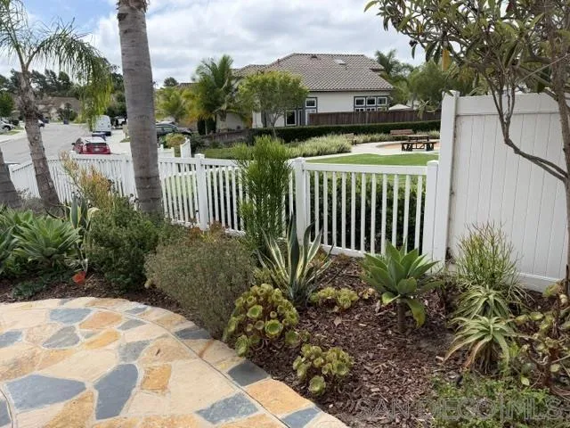 801 Mosaic Cir Oceanside, CA 92057