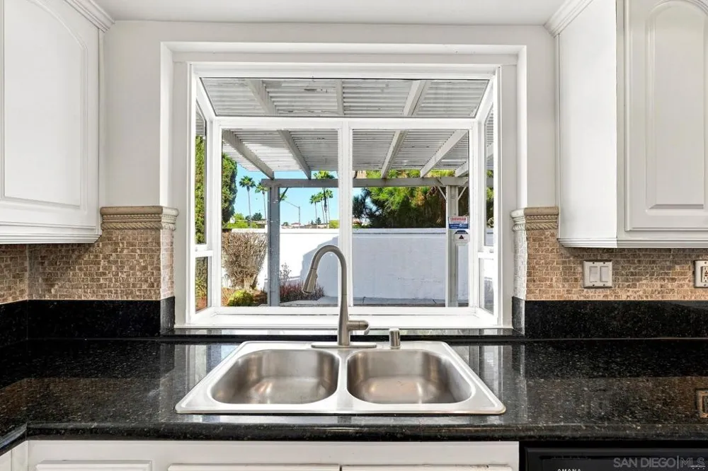 801 Mosaic Cir Oceanside, CA 92057