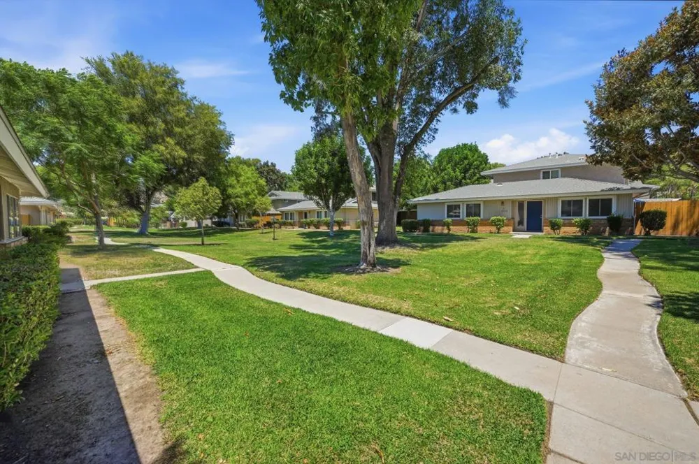 2504 Wanek Road #D Escondido, CA 92027