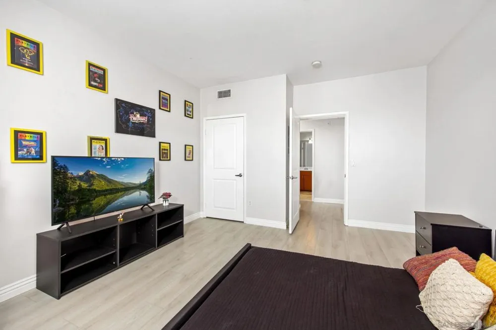 1801 E Katella Ave #4023 Anaheim, CA 92805