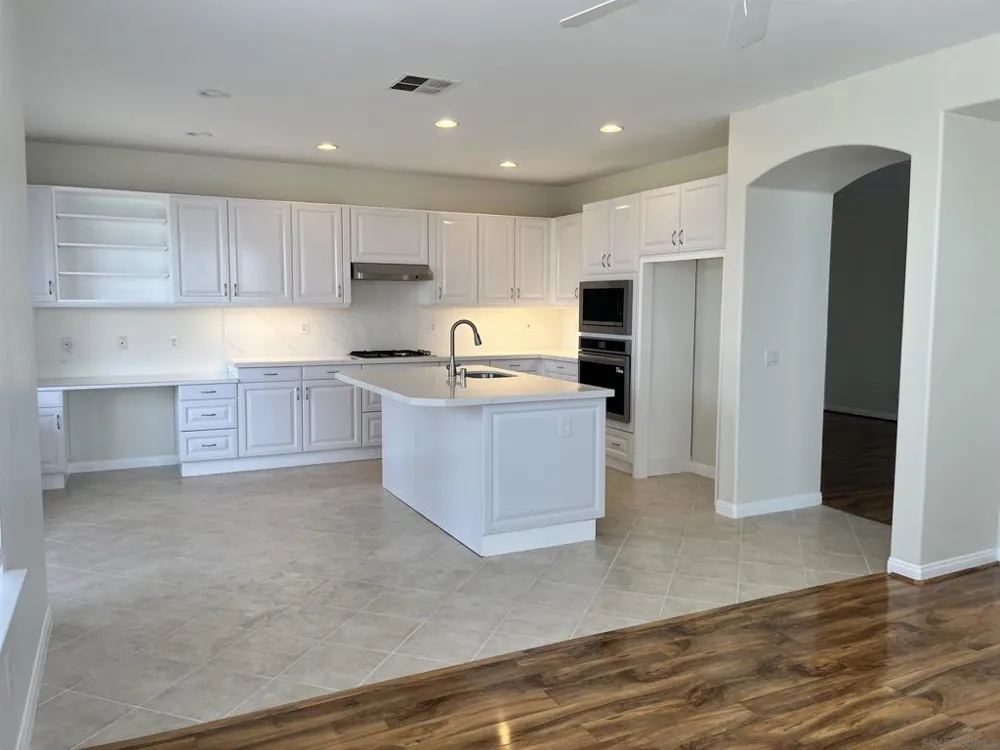 7481 Neptune Drive Carlsbad, CA 92011
