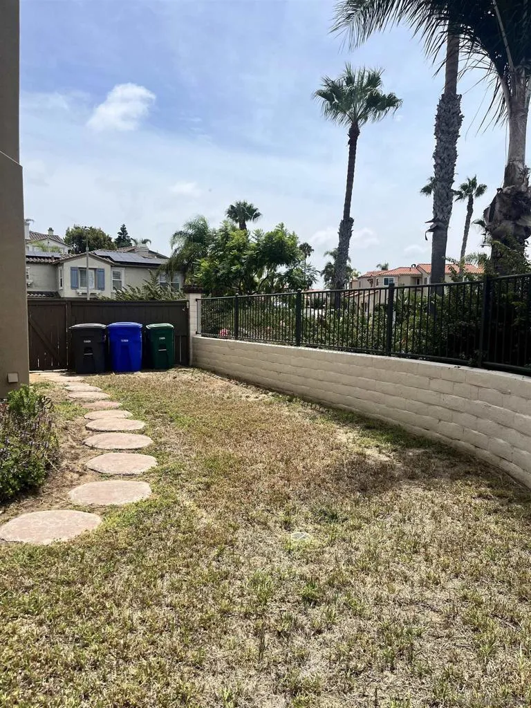 7481 Neptune Drive Carlsbad, CA 92011