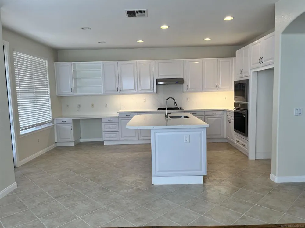 7481 Neptune Drive Carlsbad, CA 92011