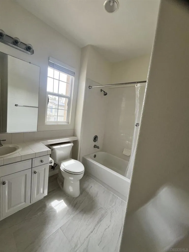 7481 Neptune Drive Carlsbad, CA 92011