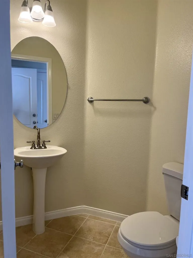 7481 Neptune Drive Carlsbad, CA 92011
