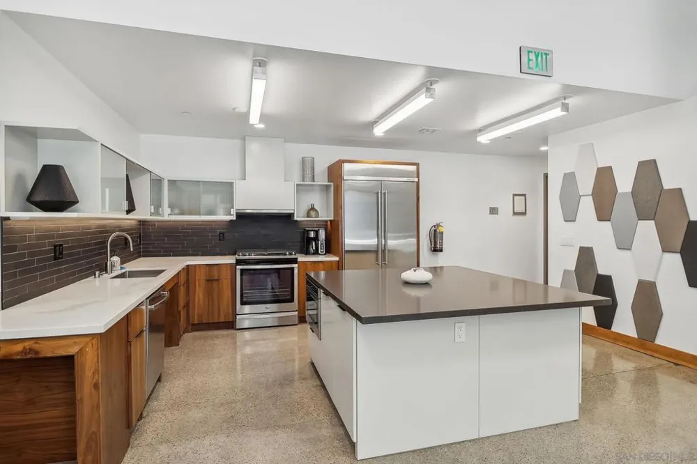 321 10Th Ave #1908 San Diego, CA 92101