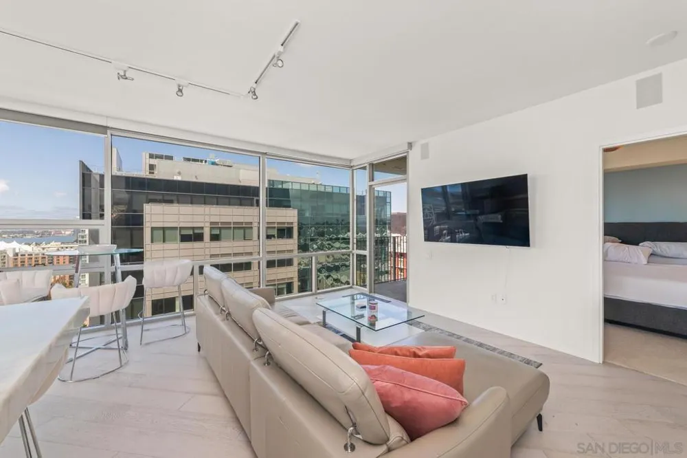 321 10Th Ave #1908 San Diego, CA 92101