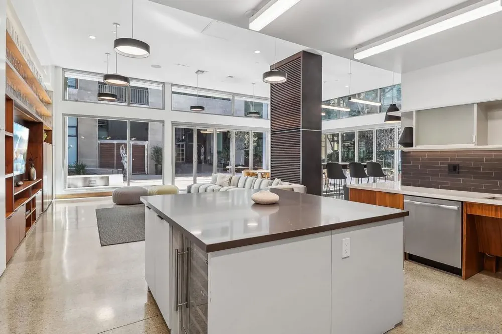 321 10Th Ave #1908 San Diego, CA 92101