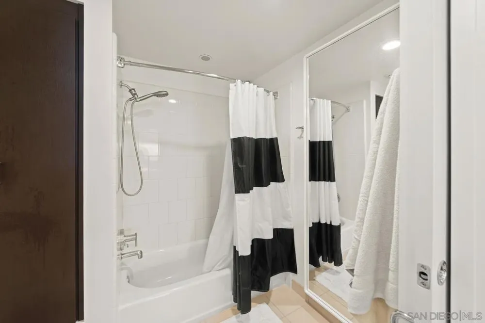 321 10Th Ave #1908 San Diego, CA 92101