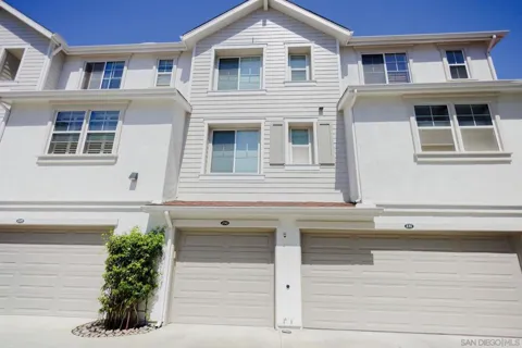 810 Harbor Cliff Way #230